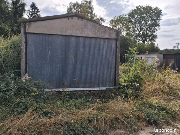 Garage 1 voiture , possibilité pour 2