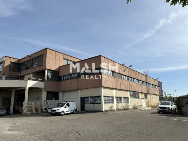 Local professionnel 400 m²