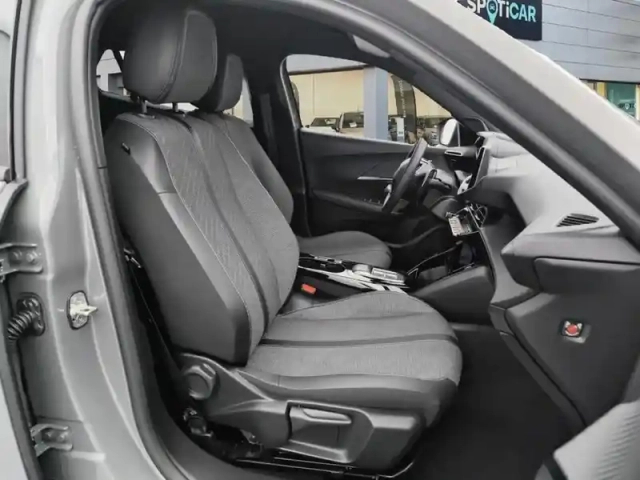 Peugeot 2008 puretech 130 s&amp;s eat8 allure — photo 9