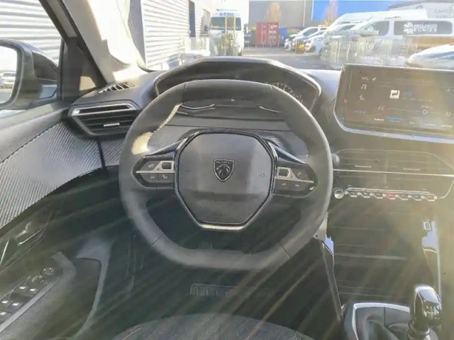 Peugeot 208 100 s&amp;s bvm6 — photo 9