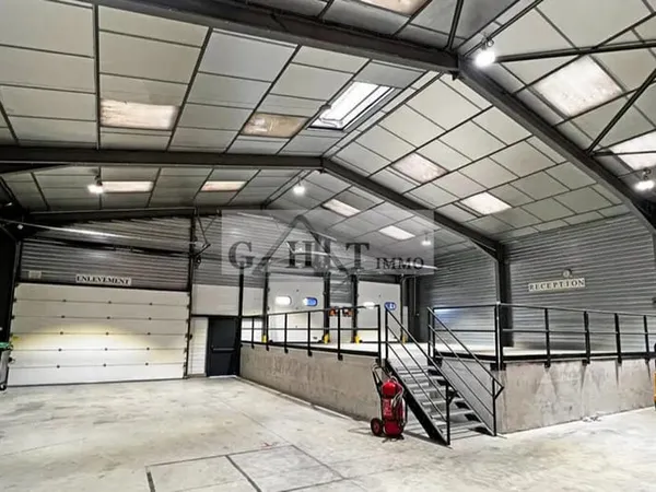 ENTREPOT 972 M² A VENDRE A ST FARGEAU