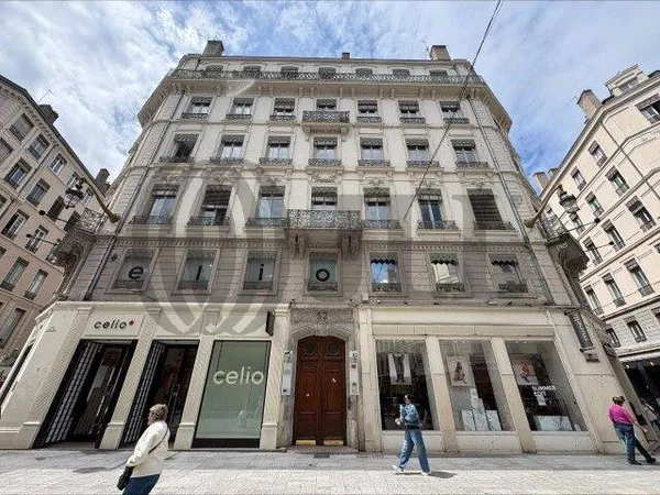 Bureau 179 m²