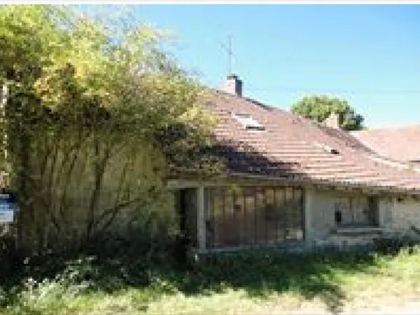 Vends maison ENTIÈREMENT à refaire