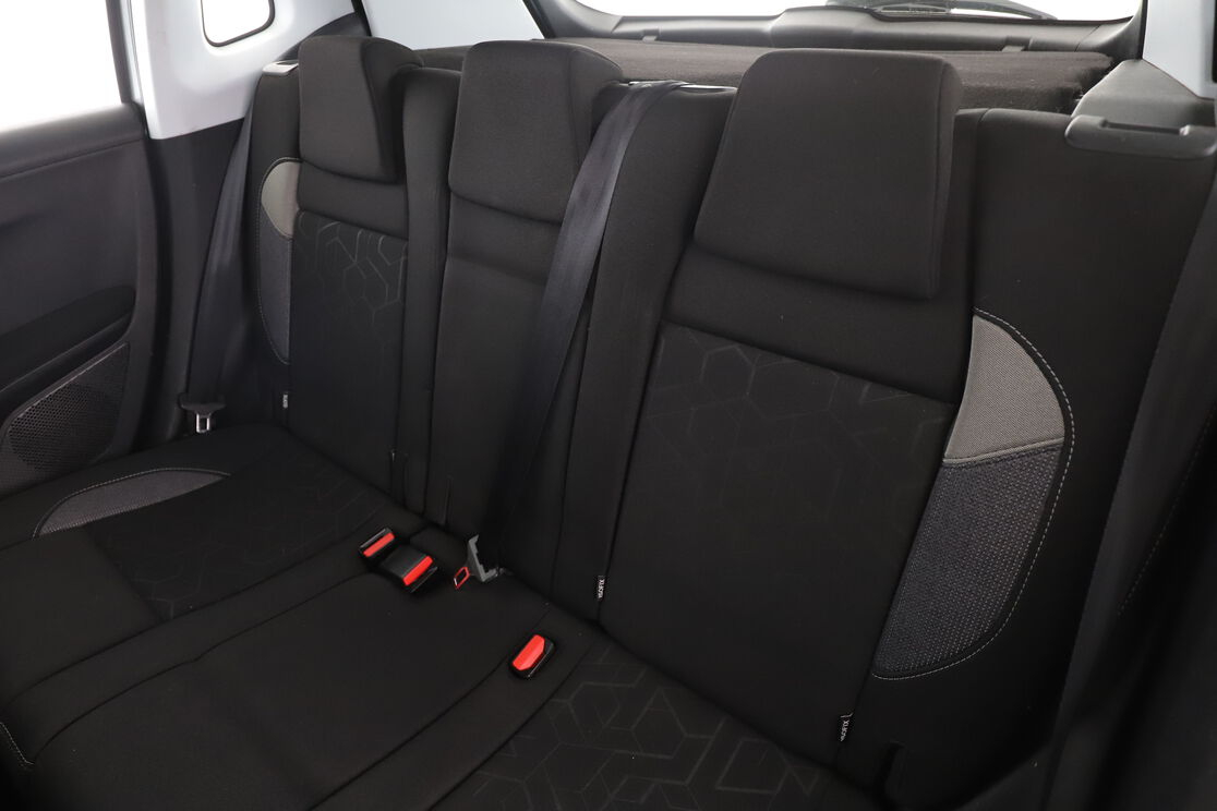 Peugeot 2008 1.6 Blue-HDi Active Business — photo 13
