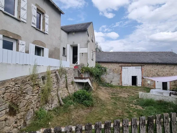 Maison 147 m² Mayet de Montagne avec grange 150 m²