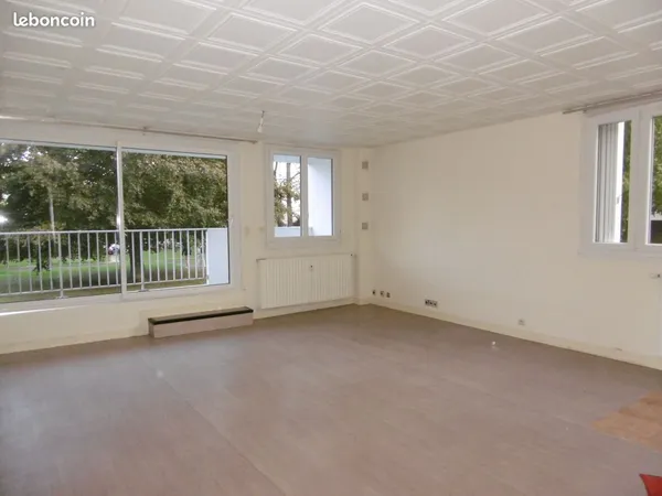 A louer à NIORT appartement T3 80.M²