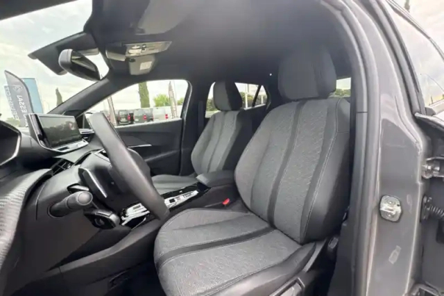 Peugeot 2008 hybrid 136 e-dcs6 — photo 9
