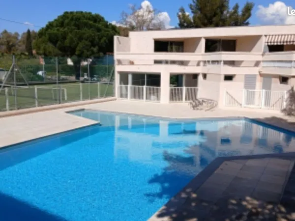 Studio proche mer dans résidence avec Piscine