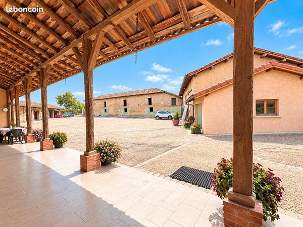 Propriété 6 pièces 110 m²