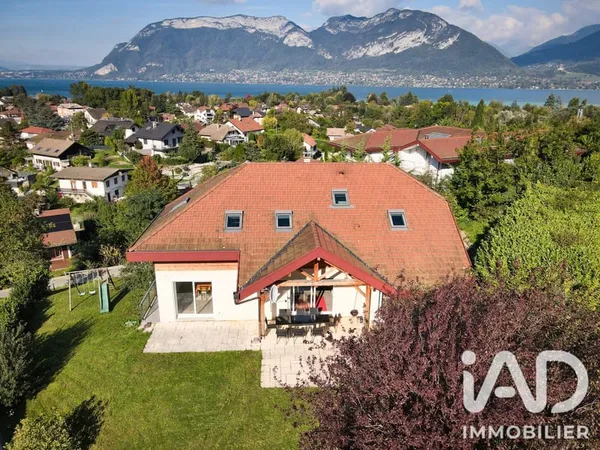 Maison 8 pièces 223 m²