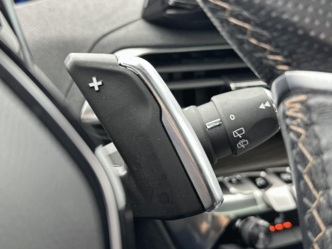 Peugeot 3008 hybrid 225 e-eat8 gt pack — photo 18