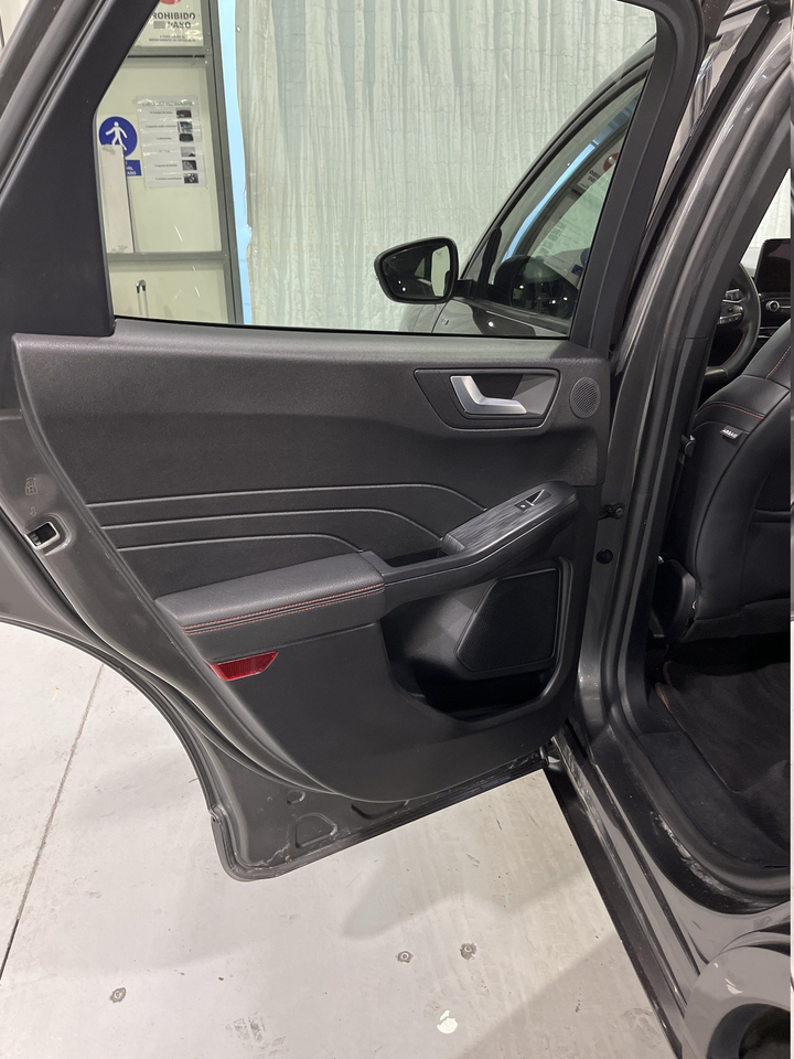 Ford Kuga — photo 67