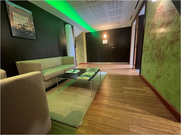 Bureau et espace de travail Location Montgeron 114m² 1539€