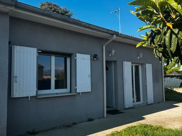 Maison mitoyenne au calme avec jardin