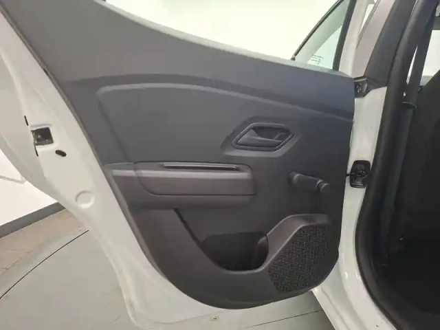 Dacia Sandero sce 65 — photo 22