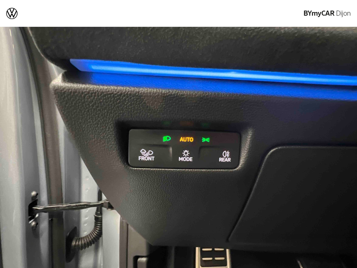 Volkswagen Passat 1.5 eHybrid 272 DSG6 — photo 18