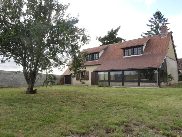 Marcilly la Campagne - Charmante Maison de 120m2 à fort potentiel - 6 Piéces - 4 Chambres.