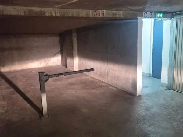 Parking 14 m²