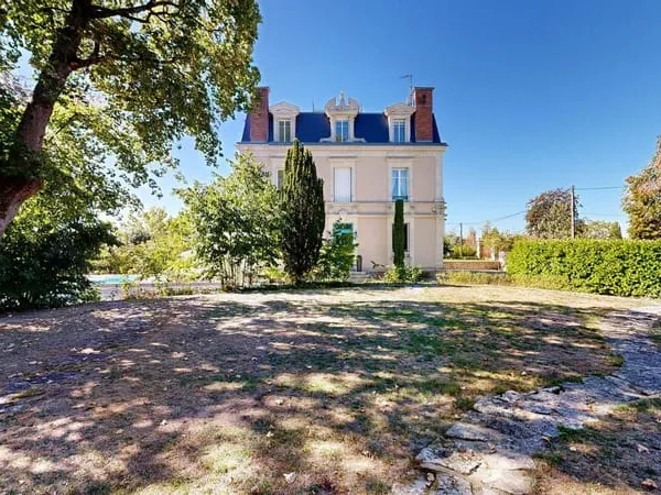 Maison 12 pièces 340 m²
