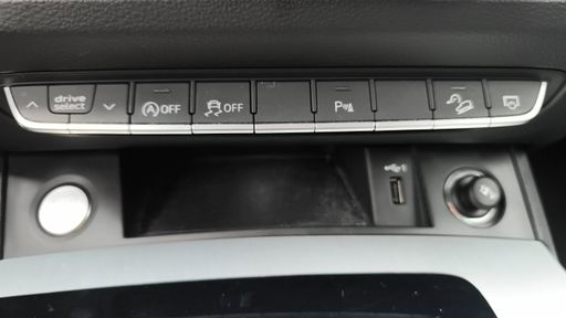 Audi Q5 2.0 TDI 204 Quattro Mild Hybrid S-Tronic 7 - S Line – 2022 – 34939 km – Hybride diesel – Boîte Automatique — photo 18