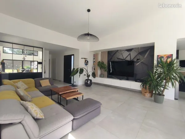 Maison contemporaine de plain-pied à Bouguenais -138 m² sur parcelle de 847 m²