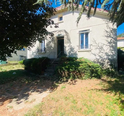 Maison de 80m2 sur un terrain d'environ 700m2 avec cave et