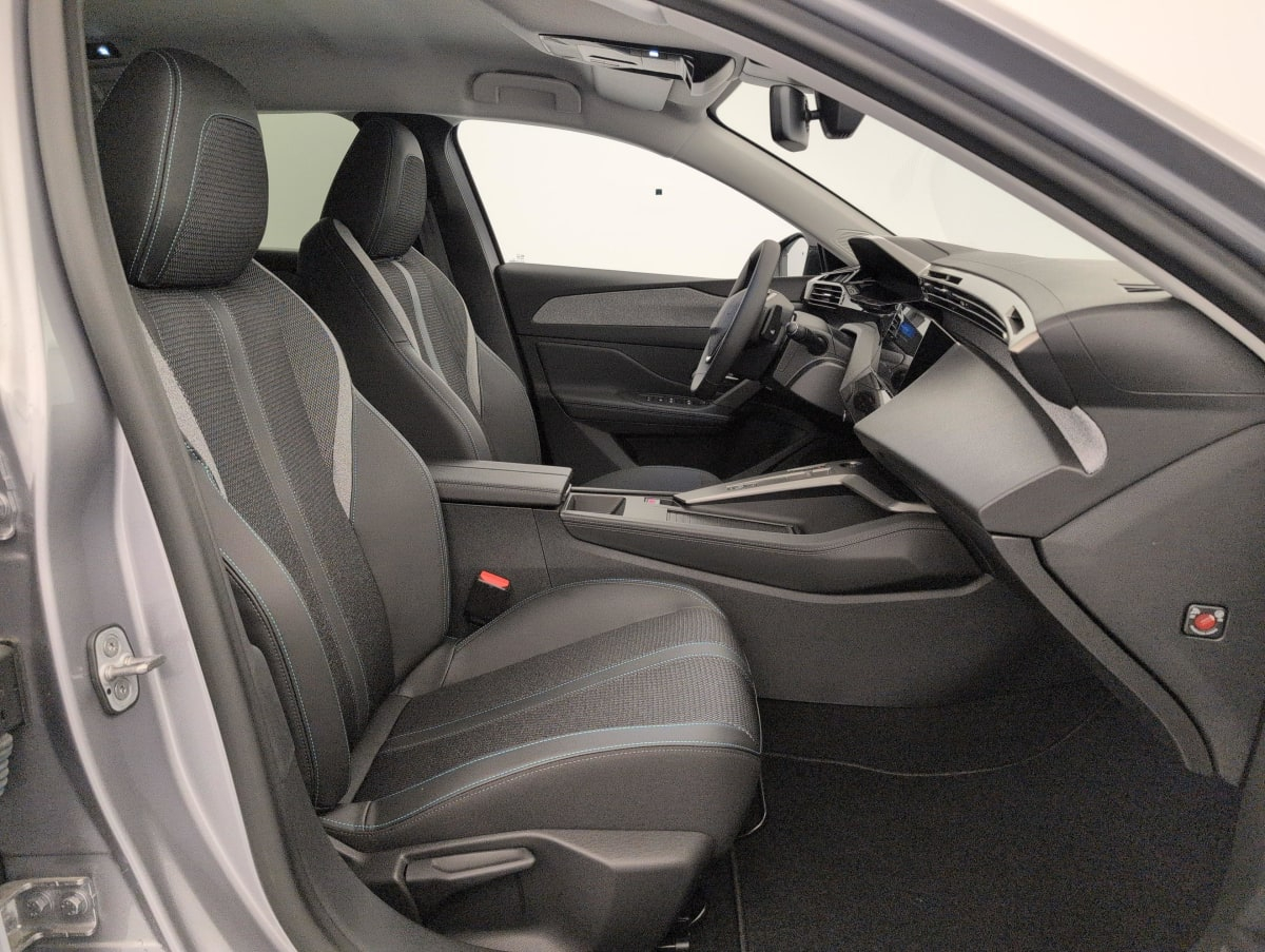 Peugeot 308 — photo 10