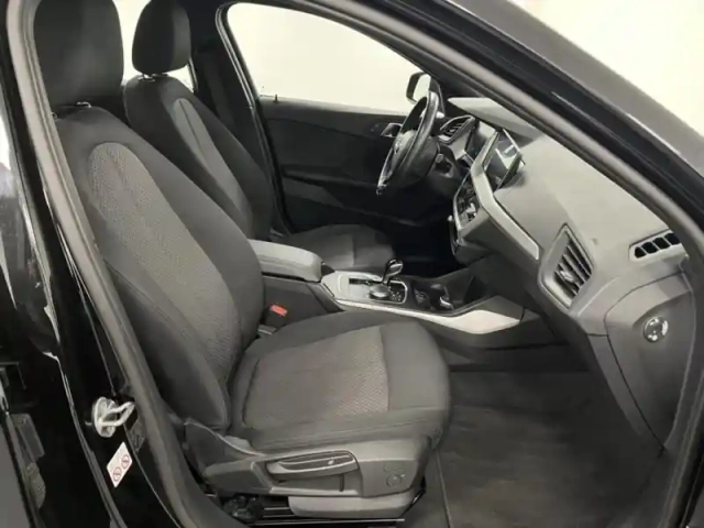 Bmw Serie 1 série 1 118da 150ch business design 8cv — photo 10