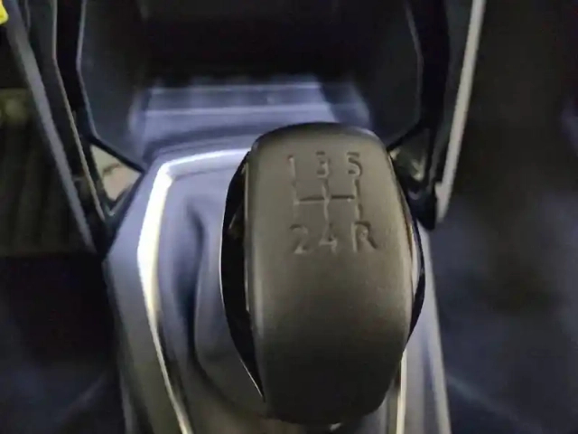 Peugeot 208 puretech 75 s&amp;s bvm5 — photo 14