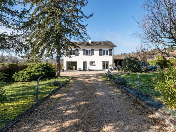 Maison 8 pièces 192 m²