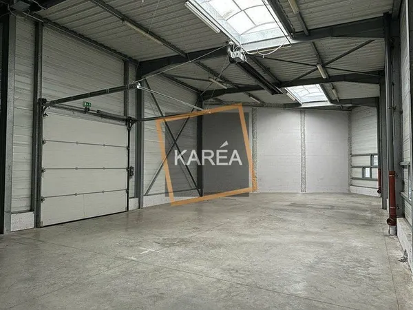 Local d'activité 174 m²