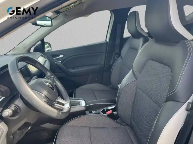 Renault Captur e-tech 145 - 21 — photo 9