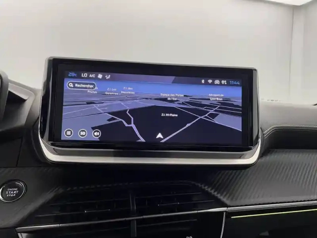 Peugeot 2008 puretech 130 s&amp;s eat8 — photo 20