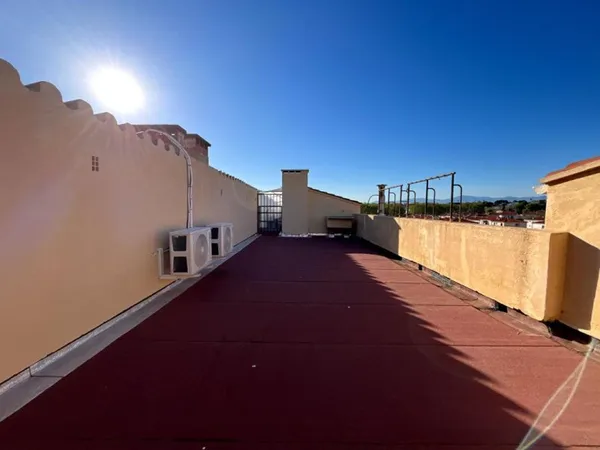 Magnifique appartement T4 de 116 m² avec roof top de 45 m² avec une vue imprenable au 5 ème et derni