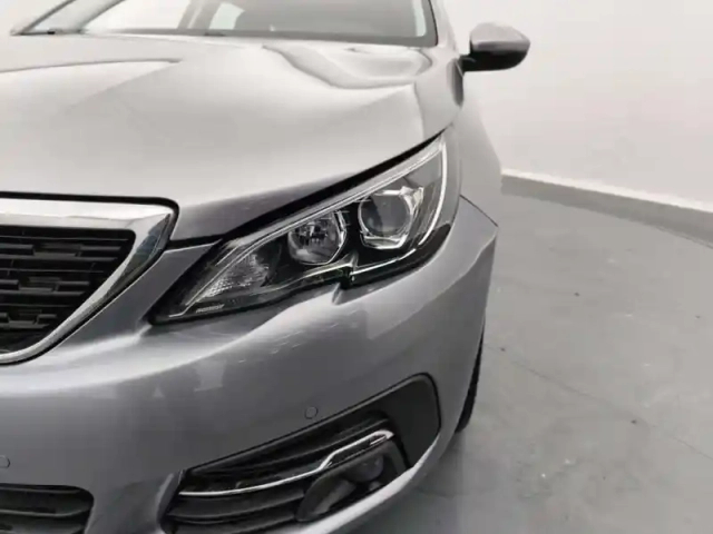Peugeot 308 sw puretech 130ch s&amp;s bvm6 — photo 8