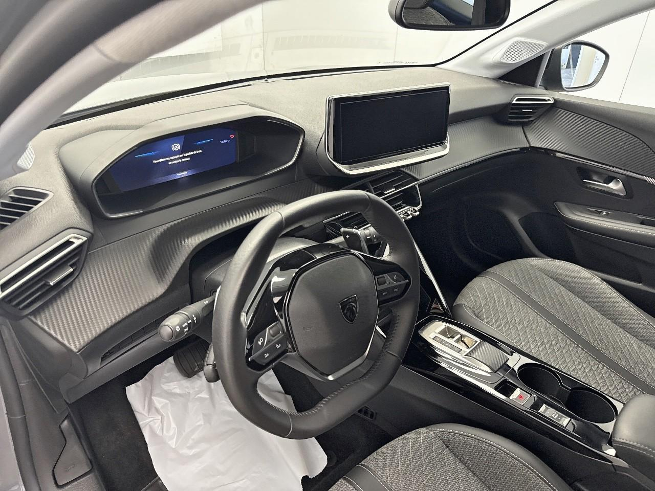 Peugeot 208 hybrid 110 ch e-dcs6 allure — photo 12