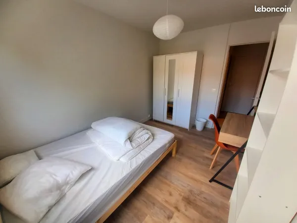 Colocation Lille Hellemmes - Chambre 11 m² - Métro M1 - 480 tout compris