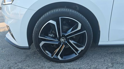 Skoda Fabia 1.5 TSI 150 DSG7 - Monte Carlo – 2024 – 41301 km – Essence – Boîte Automatique — photo 9
