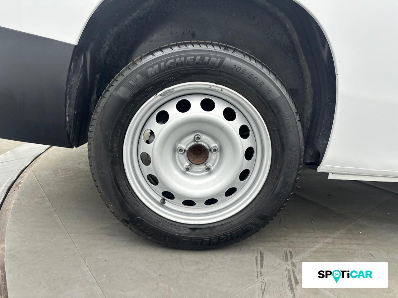 Citroën Berlingo fourgon van xl 950 blue hdi 130 — photo 11