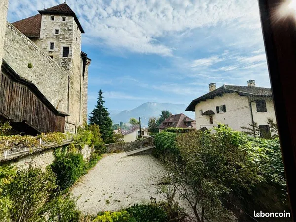 Appartement citadin au calme