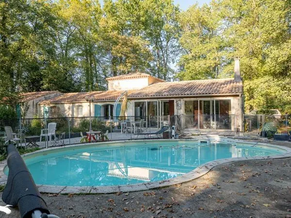 Maison 10 pièces 168 m²