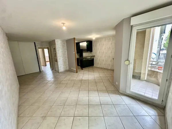 T4 lumineux de 87 m² avec balcon, ascenseur et garage en option - Secteur Gare