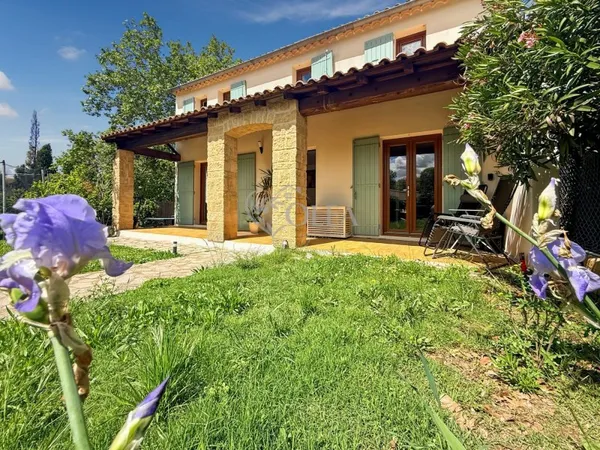 Uzès-Maison rénovée 135m²- 4 chambres-jardin-Centre historiq