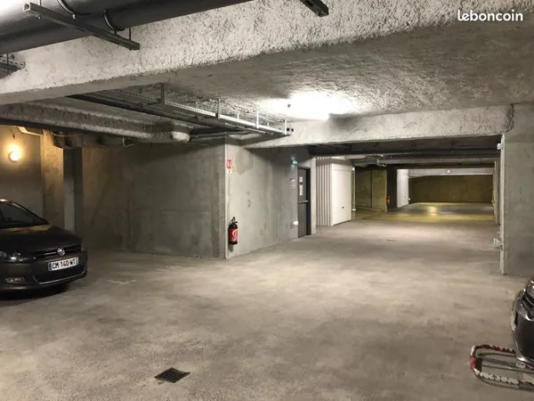 Place de parking en sous-sol