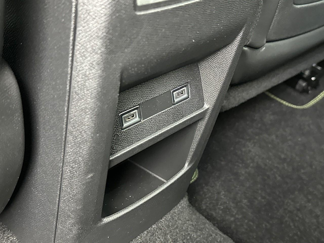 Peugeot 408 hybrid 145 e-dcs6 gt — photo 40