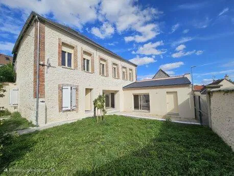 Maison 8 pièces 222 m²