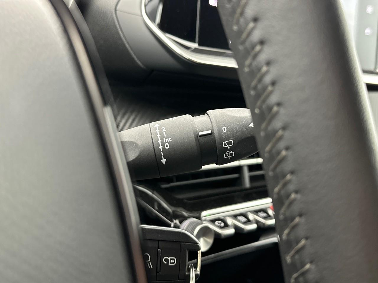 Peugeot 208 puretech 100 s&s bvm6 style — photo 20