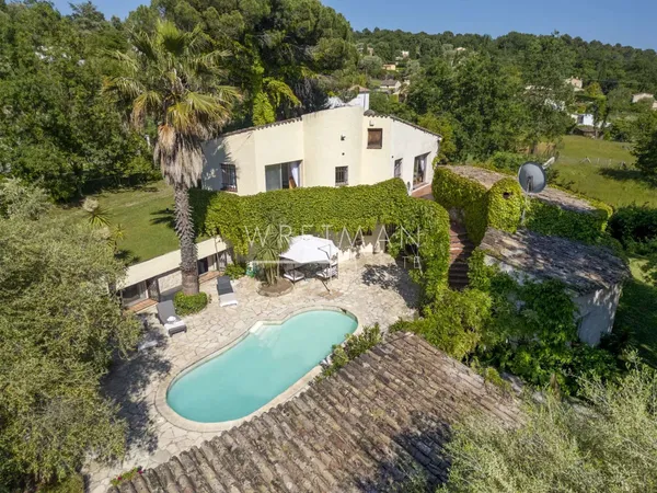 Maison 7 pièces 322 m²