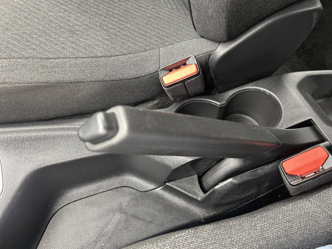 Peugeot 208 100 s&s bvm6 business — photo 18