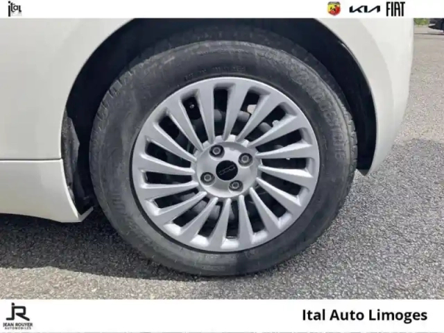Fiat 500 e 118ch my23 — photo 11